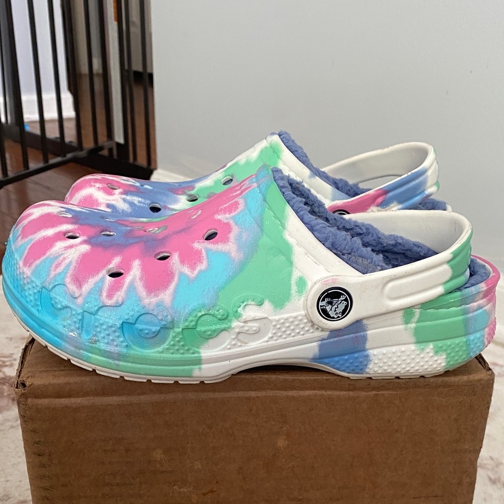 CROCS Kids' Colorful Tie-Dye Slippers